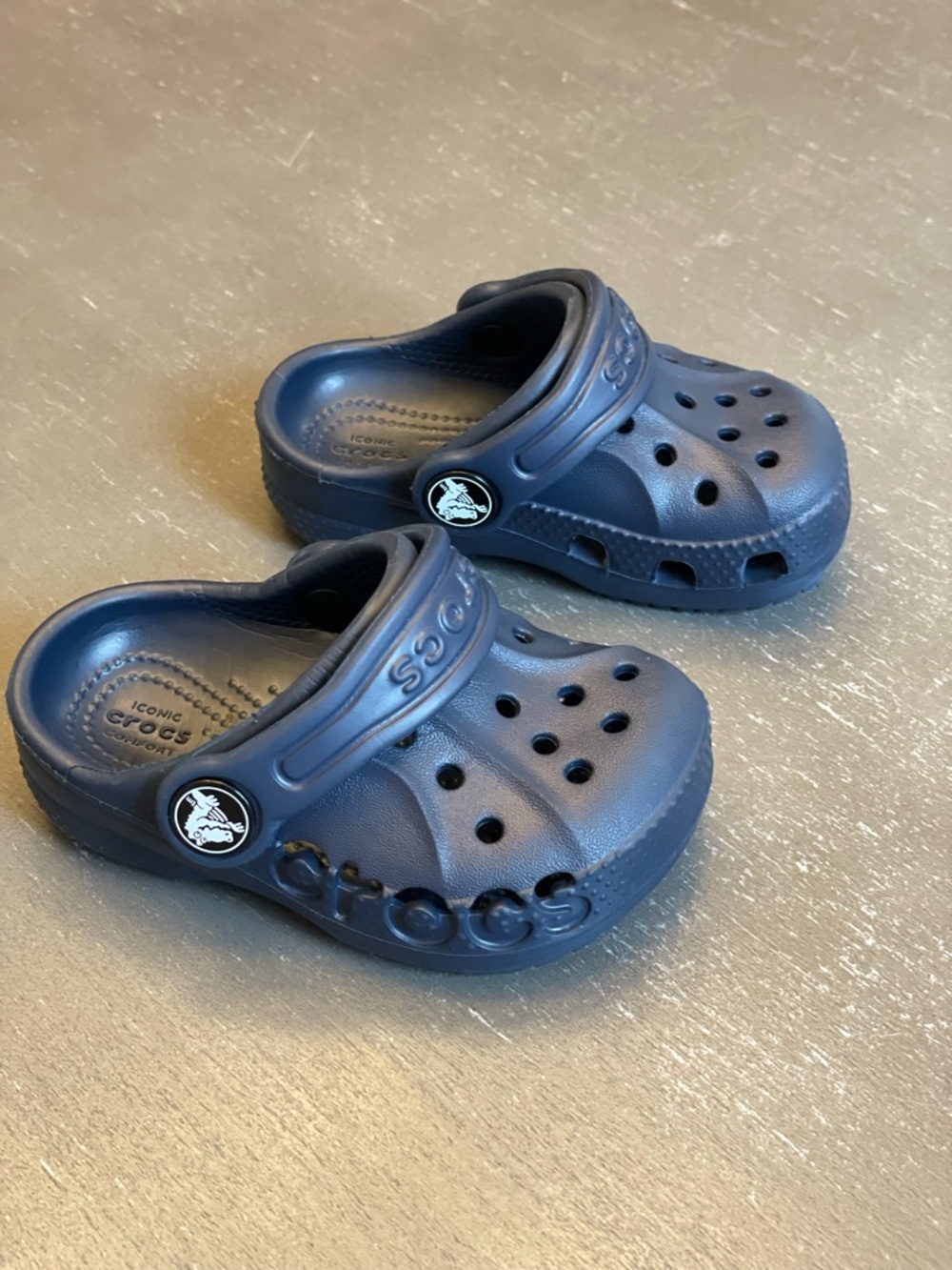 4C CROCS Kids Navy with Heel Strap - Picture 2 of 5